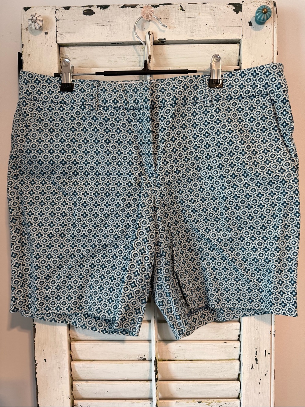 WILLI SMITH Cotton Mid Rise Chino Shorts Fun Blue Geometric Pattern With Pockets